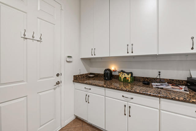 7 Chopin Court, Rancho Mirage CA: https://media.crmls.org/mediaz/bd1d4ffb-9b0e-474c-ae36-fc850a0d9e21.jpg