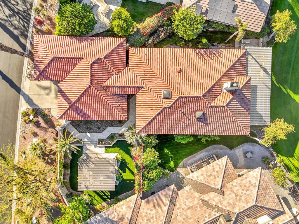 https://media.crmls.org/mediaz/bd1ee9c0-ff7f-4a46-9203-e048862c1a07.jpg?preset=X-Large