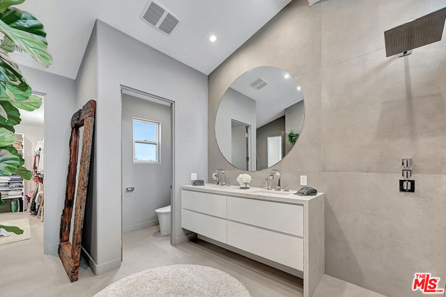 6442 Lunita Road, Malibu CA: https://media.crmls.org/mediaz/bd1fddf7-298e-4021-8220-c1489c58b6c2.jpg