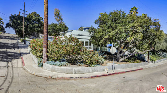 1801 Baxter Street, Los Angeles CA: https://media.crmls.org/mediaz/bd2017c6-61e0-43b1-a0d2-af7bc4b3987b.jpg