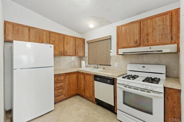 Detail Gallery Image 9 of 28 For 1174 E Main St Spc 11, El Cajon,  CA 92021 - 2 Beds | 2 Baths