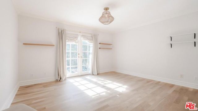 10900 Terryview Drive, Studio City CA: https://media.crmls.org/mediaz/bd212846-bc88-4afe-bd09-b2ab91430f60.jpg