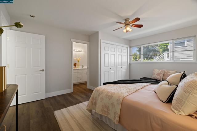 6417 Sunnymere Ave, Oakland CA: https://media.crmls.org/mediaz/bd229f1e-0ded-4624-9494-d2070668b898.jpg