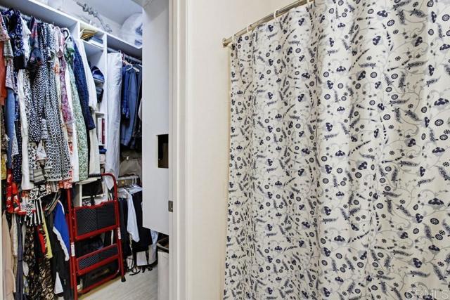 Detail Gallery Image 30 of 36 For 6133 Verda Ln, San Diego,  CA 92130 - 2 Beds | 2/1 Baths