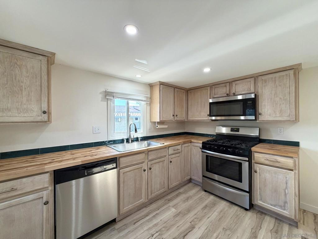 6460 Convoy Ct - photo 3