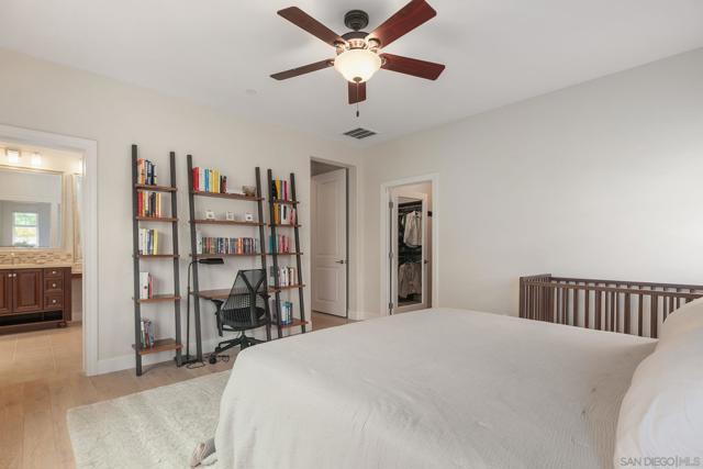 13571 Lopelia Meadows Pl, San Diego CA: https://media.crmls.org/mediaz/bd232ad0-44f8-4553-ab40-45a6d1aa43d7.jpg