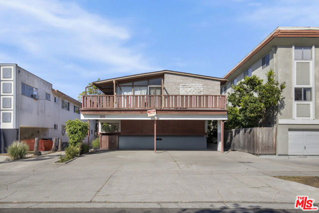 1111 S Holt Avenue, Los Angeles CA: https://media.crmls.org/mediaz/bd232d56-4d87-4866-a00e-85e1f4a34f51.jpg