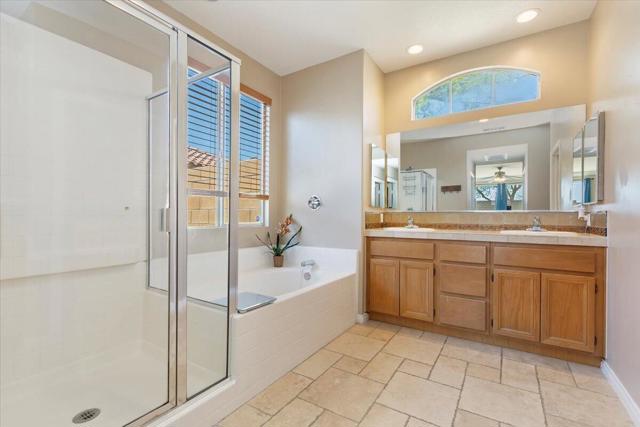 42330 Bridges Court, Indio CA: https://media.crmls.org/mediaz/bd24ba1a-8d60-4f67-ab03-82d09936bf21.jpg