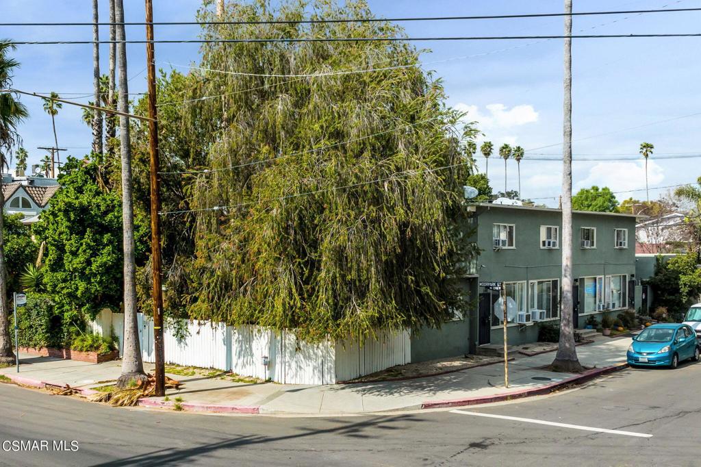 13103 Moorpark Street, Sherman Oaks, CA 91423