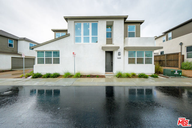 1681 Whitmore Loop, Chula Vista CA: https://media.crmls.org/mediaz/bd255468-da72-4ce1-bb5f-a96e924b92e9.jpg