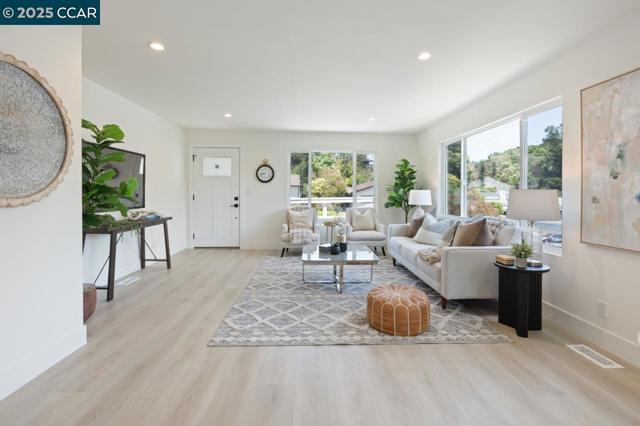 1923 Thompson Ln, El Sobrante CA: https://media.crmls.org/mediaz/bd259d93-3c95-4edc-b074-4ed2d0490387.jpg