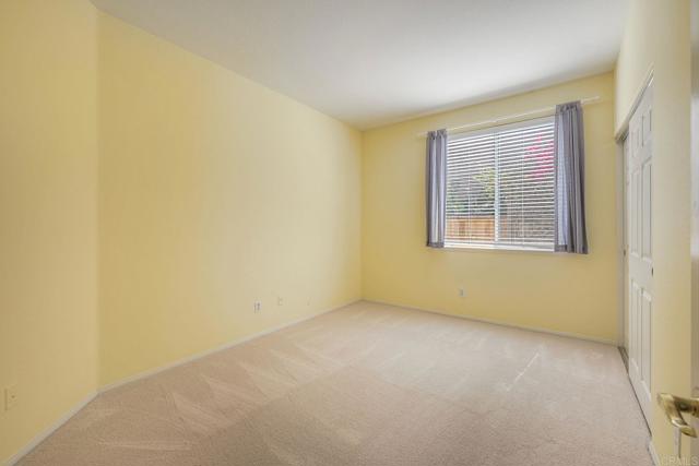 5141 Palmera Dr, Oceanside CA: https://media.crmls.org/mediaz/bd2616a0-60fb-4737-876b-601f0f638c66.jpg
