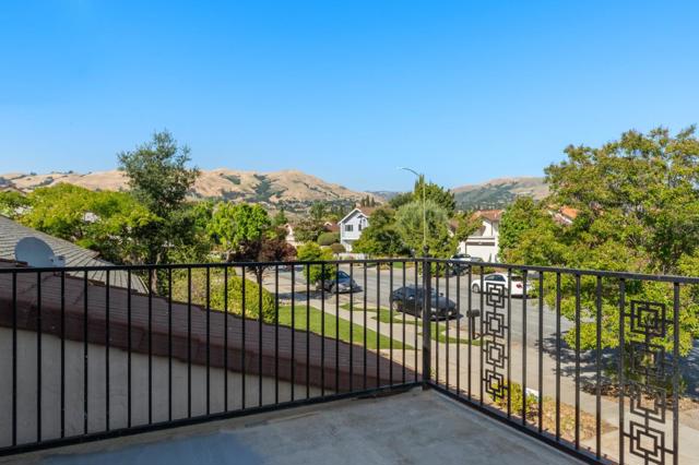 3195 Kawalker Lane, San Jose CA: https://media.crmls.org/mediaz/bd265a03-dcc4-4d78-a3dc-56c8b31ffc0d.jpg