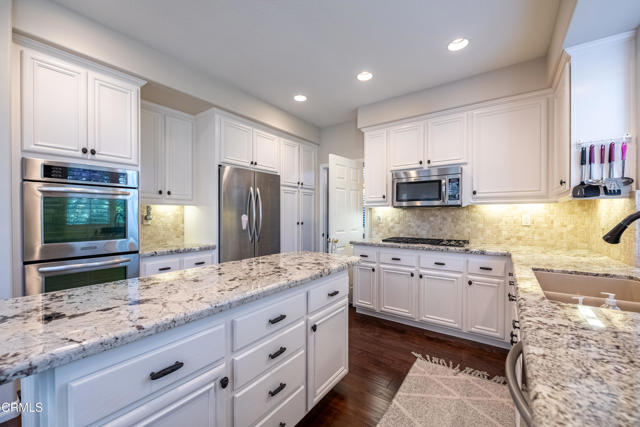 Detail Gallery Image 11 of 24 For 621 Hawks Bill Pl, Simi Valley,  CA 93065 - 4 Beds | 3 Baths