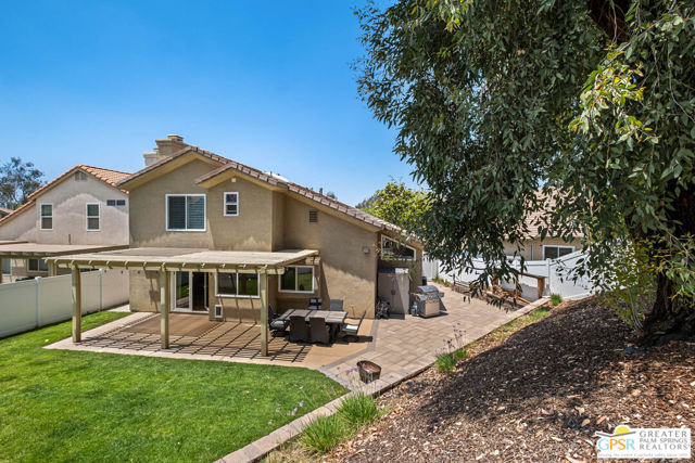 29136 Stonegate Lane, Highland CA: https://media.crmls.org/mediaz/bd276e57-4035-4623-8bda-351e15cacd6d.jpg