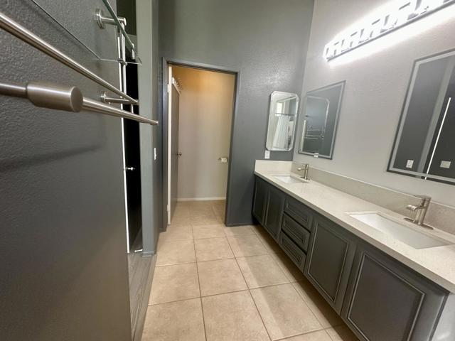 38 PRIMARY BATH