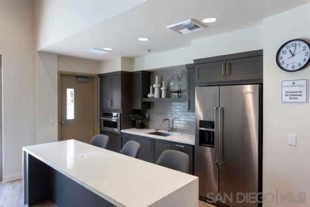 5440 Baltimore Dr, La Mesa CA: https://media.crmls.org/mediaz/bd284c16-c2a8-4051-bda9-4f1ffde6efd4.jpg