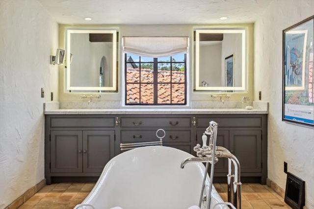 2307 Easton Drive, Burlingame CA: https://media.crmls.org/mediaz/bd285cfd-c79e-438d-9d8c-3f193b254a69.jpg