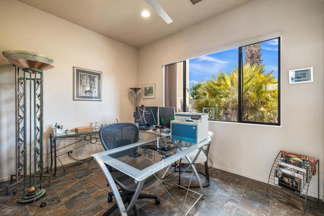 12 Boulder Lane, Rancho Mirage CA: https://media.crmls.org/mediaz/bd286c61-aabd-4940-a803-670d9e646f71.jpg