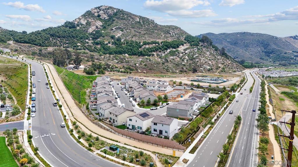 MLS #250029425SD img 39