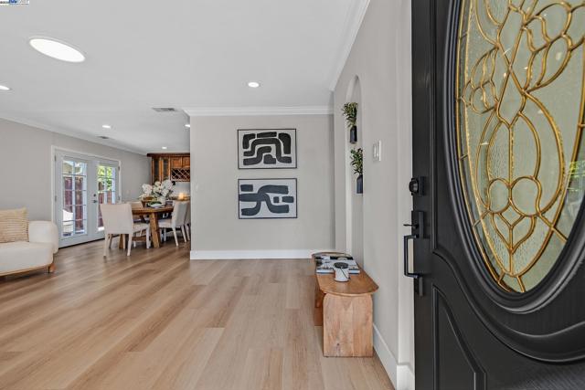 44840 Camellia Dr, Fremont CA: https://media.crmls.org/mediaz/bd2891f8-8a3e-4282-afcc-23fd3ccd376a.jpg