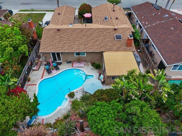750 Mission Ave, Chula Vista CA: https://media.crmls.org/mediaz/bd29bb9d-be43-4640-8f82-358d3bc7a60b.jpg
