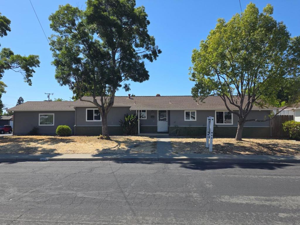 1693 Greentree Drive