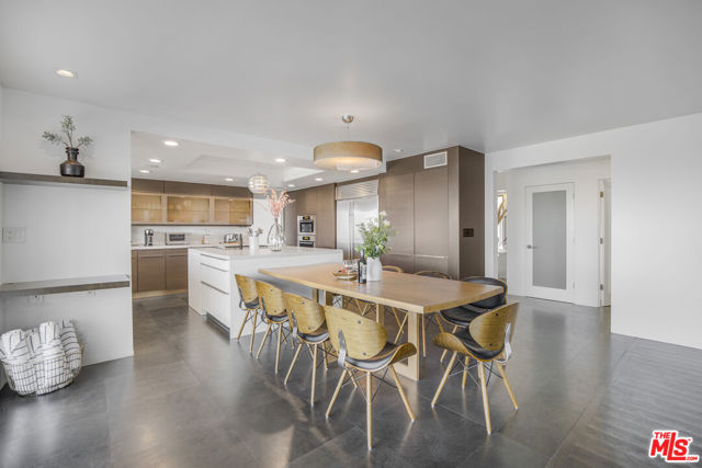 2028 Stradella Road, Los Angeles CA: https://media.crmls.org/mediaz/bd2bee4d-9cae-4d81-94e1-ceab492e743c.jpg