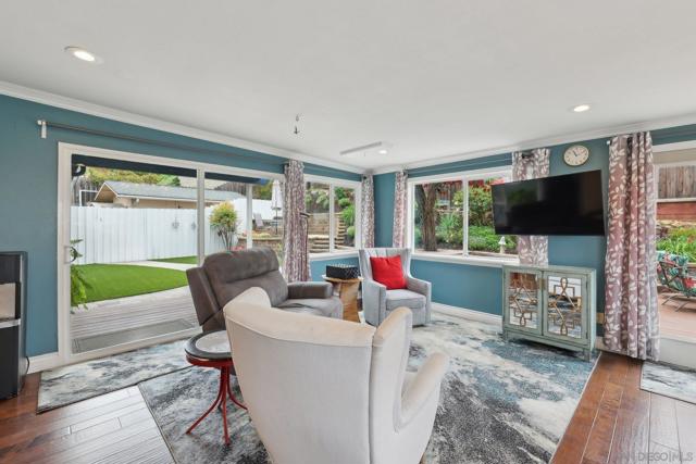 8007 Wetherly St, La Mesa CA: https://media.crmls.org/mediaz/bd2c354a-6577-48cf-aaeb-c8513e7eb3cd.jpg