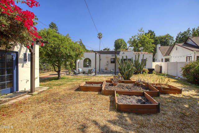Detail Gallery Image 18 of 24 For 575 Eldora Rd, Pasadena,  CA 91104 - 2 Beds | 2 Baths
