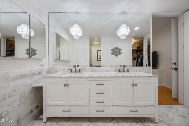 380 S Orange Grove Boulevard, Pasadena CA: https://media.crmls.org/mediaz/bd2d6a76-7b52-4d9b-a0f0-7a30e6f1c84f.jpg