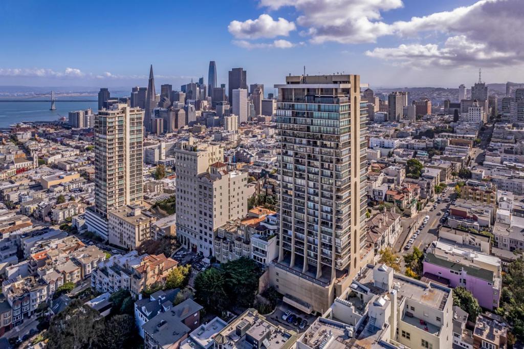 999 Green Street #1205