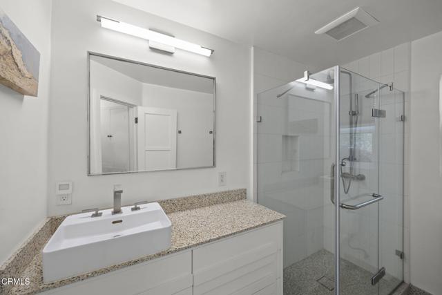 301 Park Road, Ojai CA: https://media.crmls.org/mediaz/bd2e04dc-3c7e-4b3d-aff4-5fe11e22ea52.jpg