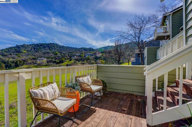 1228 Copper Peak Ln, San Jose CA: https://media.crmls.org/mediaz/bd2e1507-c1ed-46e9-9ff3-f313e47b9fd0.jpg