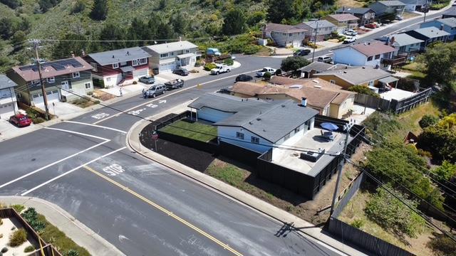 1104 Fassler Avenue, Pacifica CA: https://media.crmls.org/mediaz/bd2e951d-406c-44b3-9016-38d3aab05aae.jpg