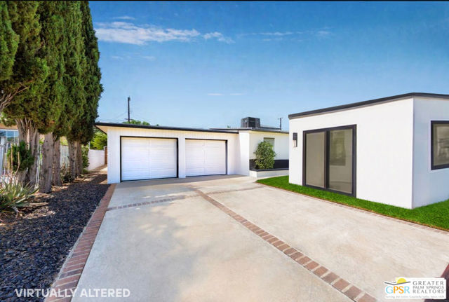 13613 Muscatine Street, Arleta CA: https://media.crmls.org/mediaz/bd2edb78-5b17-4370-a419-1e3572b66493.jpg