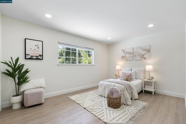 5182 La Corte Bonita, Concord CA: https://media.crmls.org/mediaz/bd301537-b7f4-4ead-862b-4d8f7b4febc8.jpg