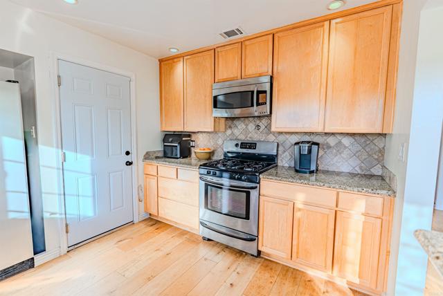 Detail Gallery Image 14 of 27 For 425 8th St, Imperial Beach,  CA 91932 - 3 Beds | 2 Baths