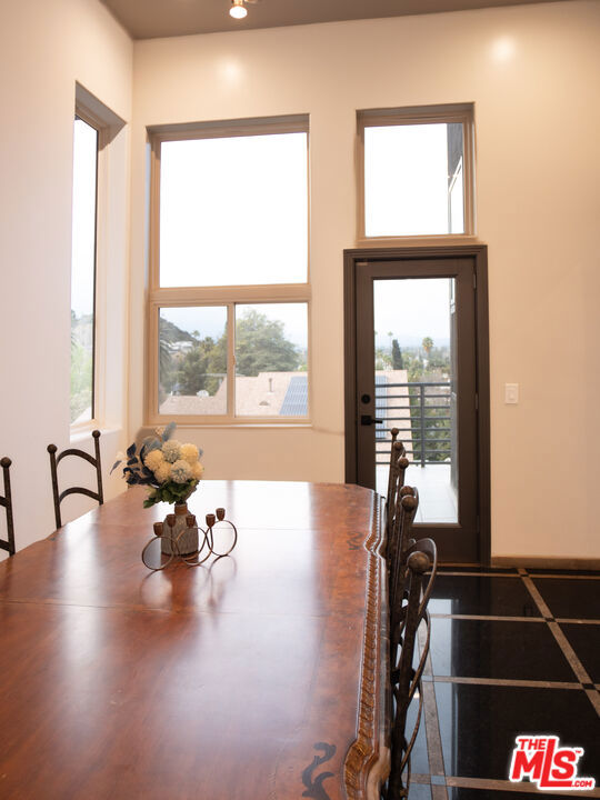 3971 Fredonia Drive, Los Angeles CA: https://media.crmls.org/mediaz/bd303fe7-d63d-4a3e-992a-fc3e5b1097a6.jpg