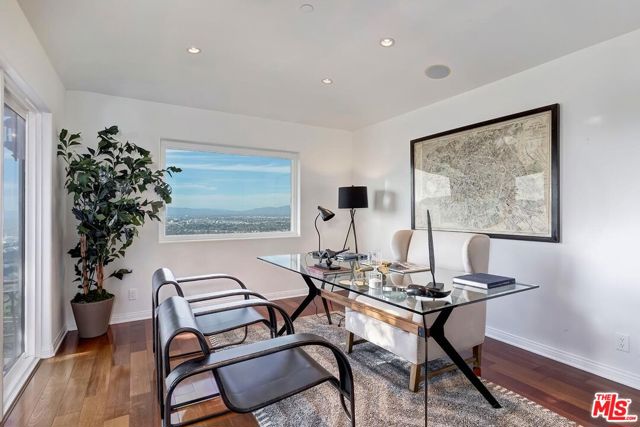 3595 Wonder View Drive, Los Angeles CA: https://media.crmls.org/mediaz/bd30c3e7-1ee2-43e3-a5c7-acd959fcc502.jpg