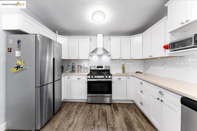 2016 104th AVE, Oakland CA: https://media.crmls.org/mediaz/bd322ec5-9a3d-49cb-bffd-c4a52e05fba5.jpg