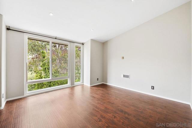 2402 Altisma Way, Carlsbad CA: https://media.crmls.org/mediaz/bd3256c5-edaa-47b6-9f35-f46a2fe8ecd3.jpg