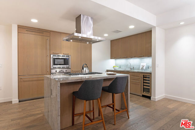 1755 Ocean Avenue, Santa Monica CA: https://media.crmls.org/mediaz/bd32642f-1314-46da-be5f-f807cfe55efb.jpg