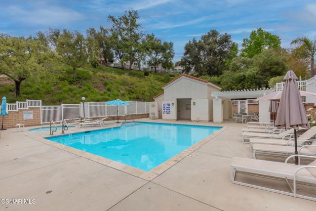 815 Vista Arriago, Camarillo CA: https://media.crmls.org/mediaz/bd32b9ae-0f0e-430e-bac0-bea5906edb57.jpg