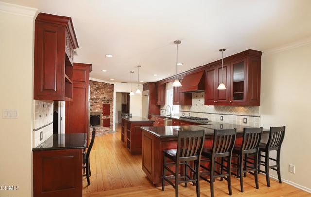 Detail Gallery Image 3 of 22 For 605 Brightside Ln, Pasadena,  CA  - 4 Beds | 2 Baths