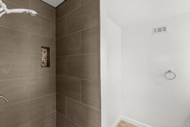 Detail Gallery Image 34 of 49 For 7112 Skyline Dr, San Diego,  CA 92114 - 4 Beds | 2 Baths