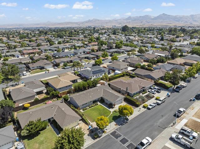 1500 Sunset Drive, Hollister CA: https://media.crmls.org/mediaz/bd34b961-c2af-45c5-a3ab-f24402d19c3e.jpg