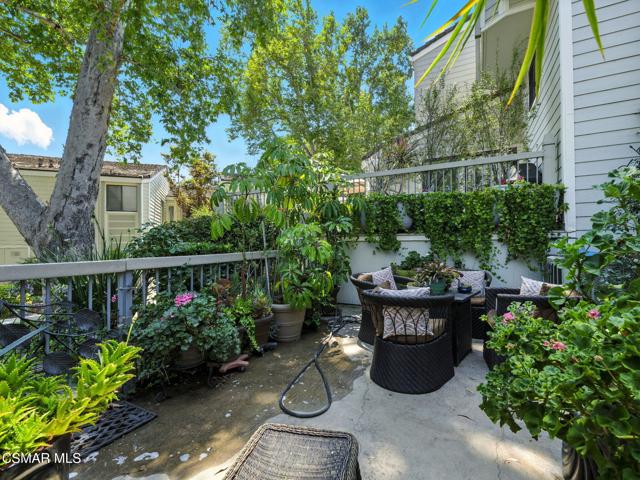 1206 S Westlake Boulevard, Westlake Village CA: https://media.crmls.org/mediaz/bd34baa0-6e3c-4919-b580-b149cf49d123.jpg