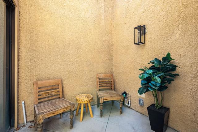 4 Maximo Way, Palm Desert CA: https://media.crmls.org/mediaz/bd34f078-1713-46ca-bcdf-b1f0272c7c4b.jpg