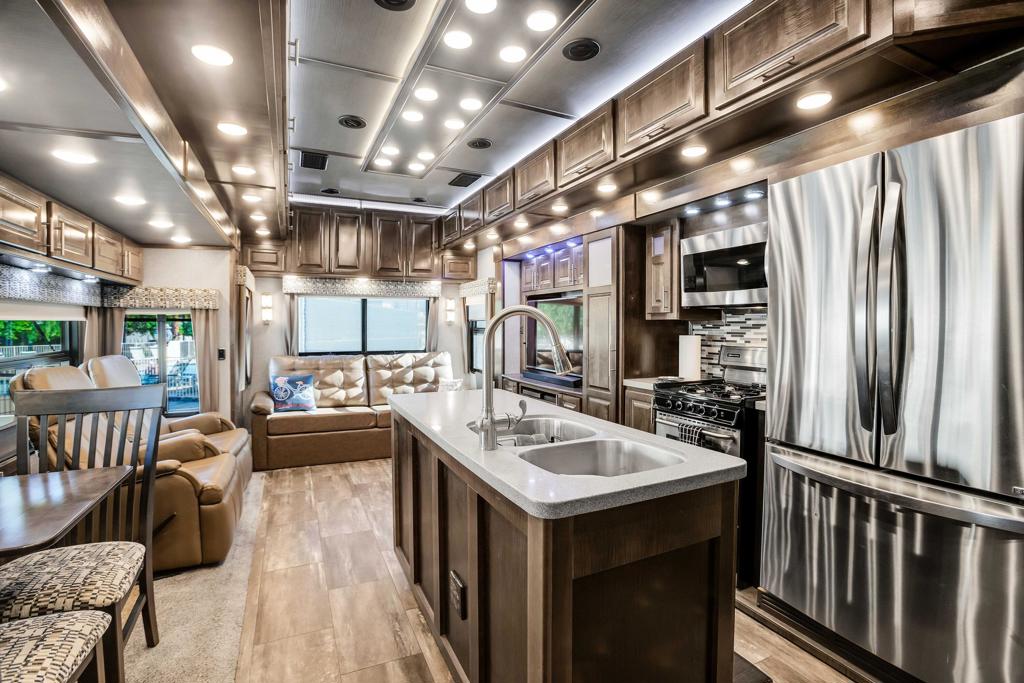 MLS #219138437PS image #2